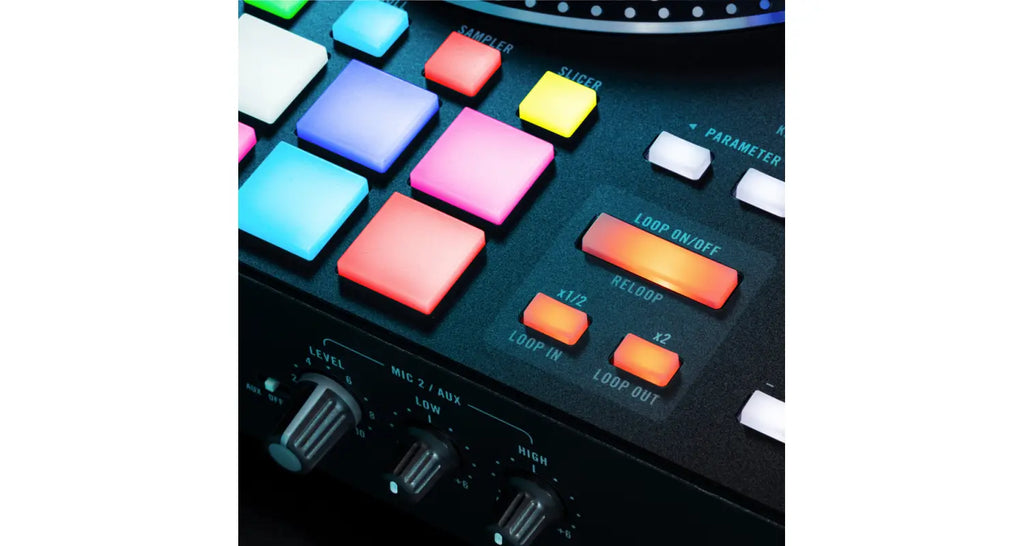 RANE ONE Controlador con Platos Motorizados de 7,2 pulgadas